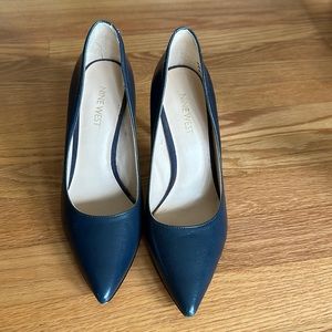 Nine West dark teal heels EUC
